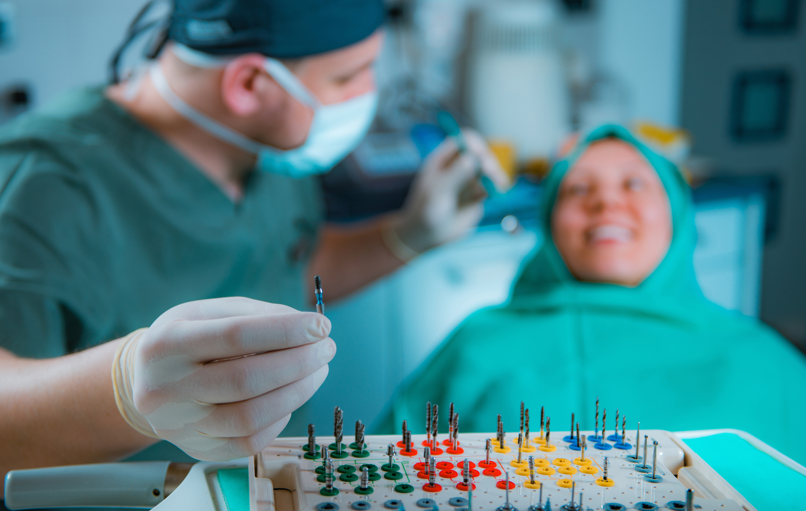 Implantologia Dentale Implantologia Dentale: ritrova la fiducia nel tuo sorriso