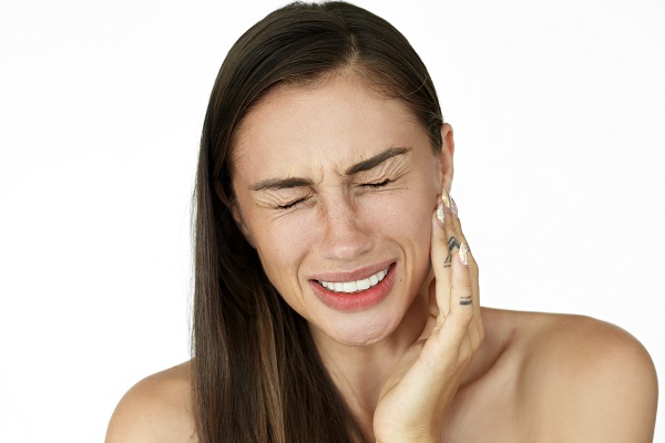 Mal di denti causato dalla periodontite.