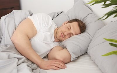 Denti e sonno: come la salute orale influenza il riposo notturno