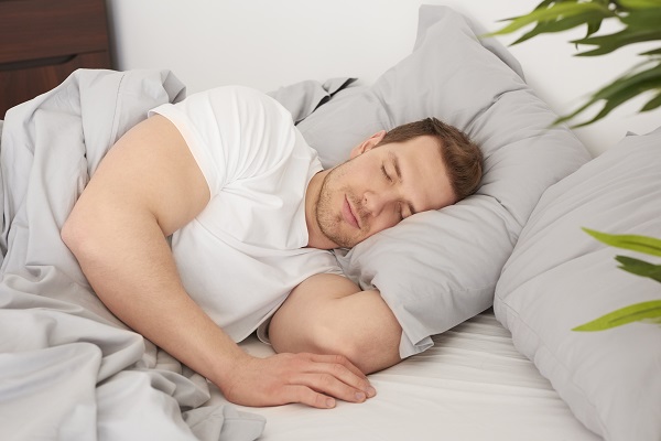 Uomo addormentato.