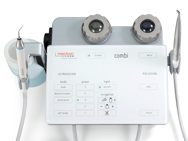 Airpolishing Macchinario Combi Touch per l'airpolishing.