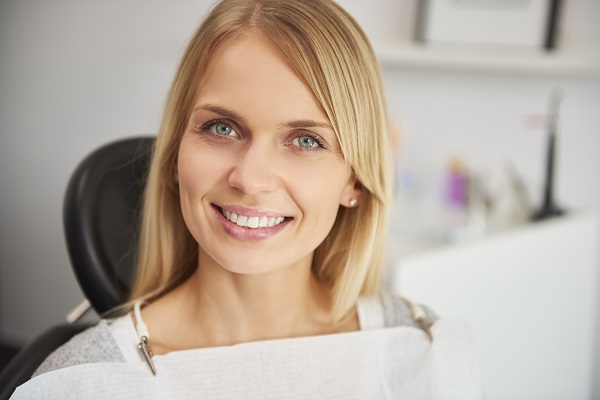Donna in uno studio dentistico.
